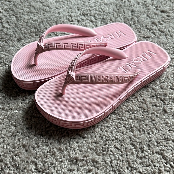 Versace greca sandals size 37/6.5 used one. - Picture 2 of 4